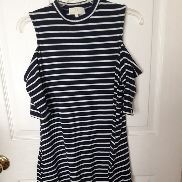 Simply Southern Size Small Black & White Striped Dress. - Picture 1 of 3